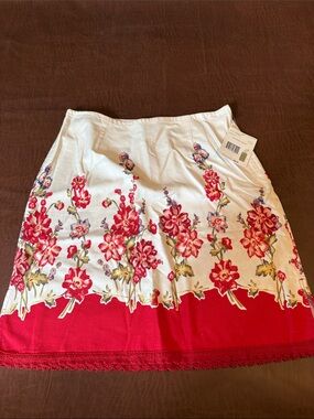 Liz Claiborne White Mini Skirt with Red Floral Border
